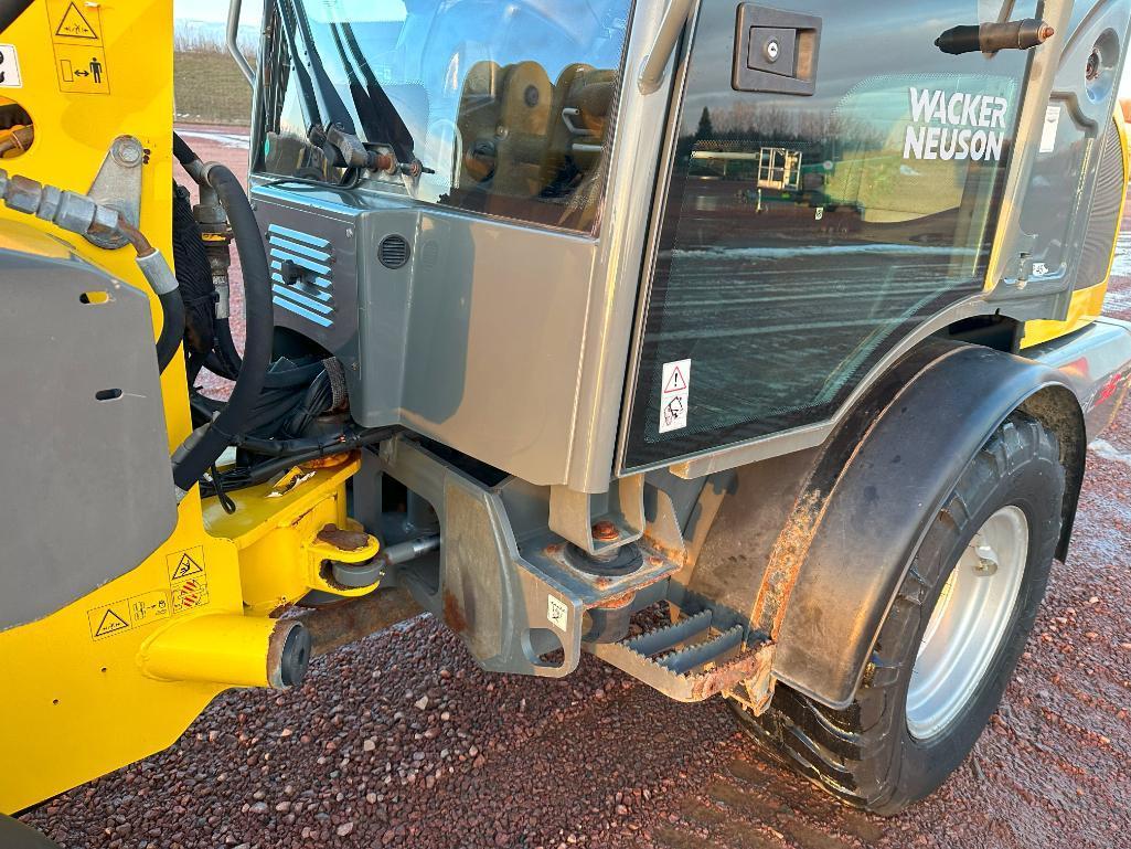 2016 Wacker Neuson WL38 wheel loader, cab w/AC, 385/55R18 tires, hydro trans, high flow aux hyds,