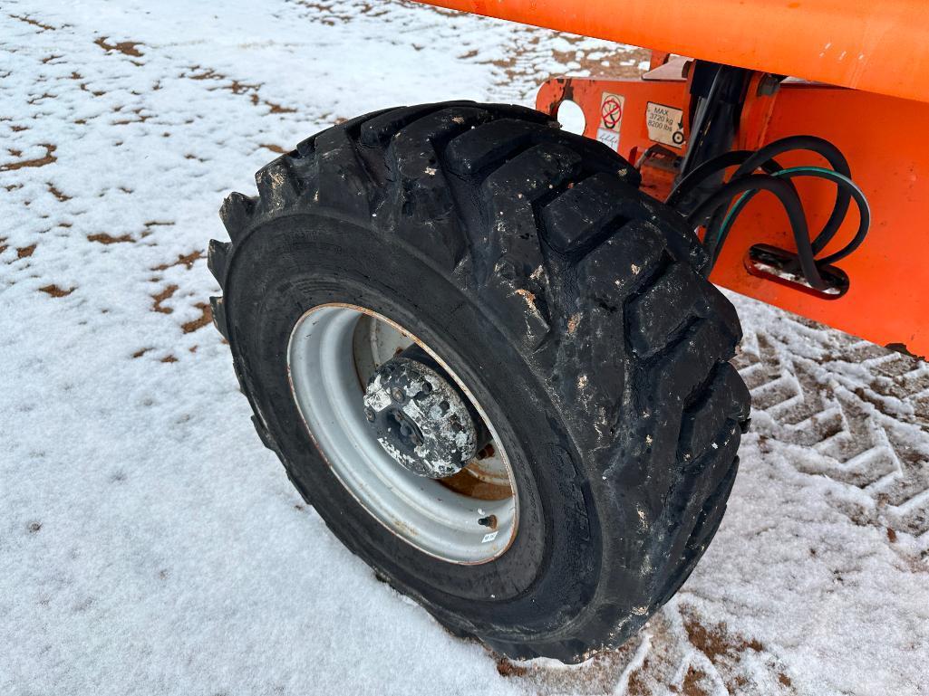 2004 JLG 400S boom lift, Deutz diesel engine, 40' lift, 12x16.5 tires, swivel basket, runs &