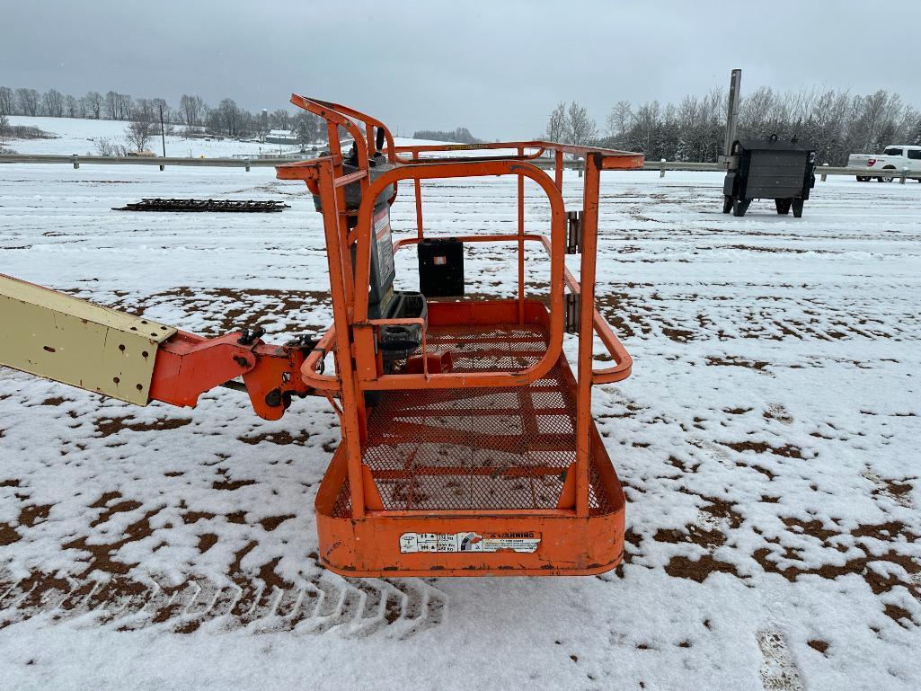 2004 JLG 400S boom lift, Deutz diesel engine, 40' lift, 12x16.5 tires, swivel basket, runs &