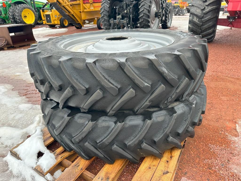 2014 Case IH Magnum 250 tractor, CHA, MFD, 480/80R50 axle duals, 19- speed 50K powershift trans,