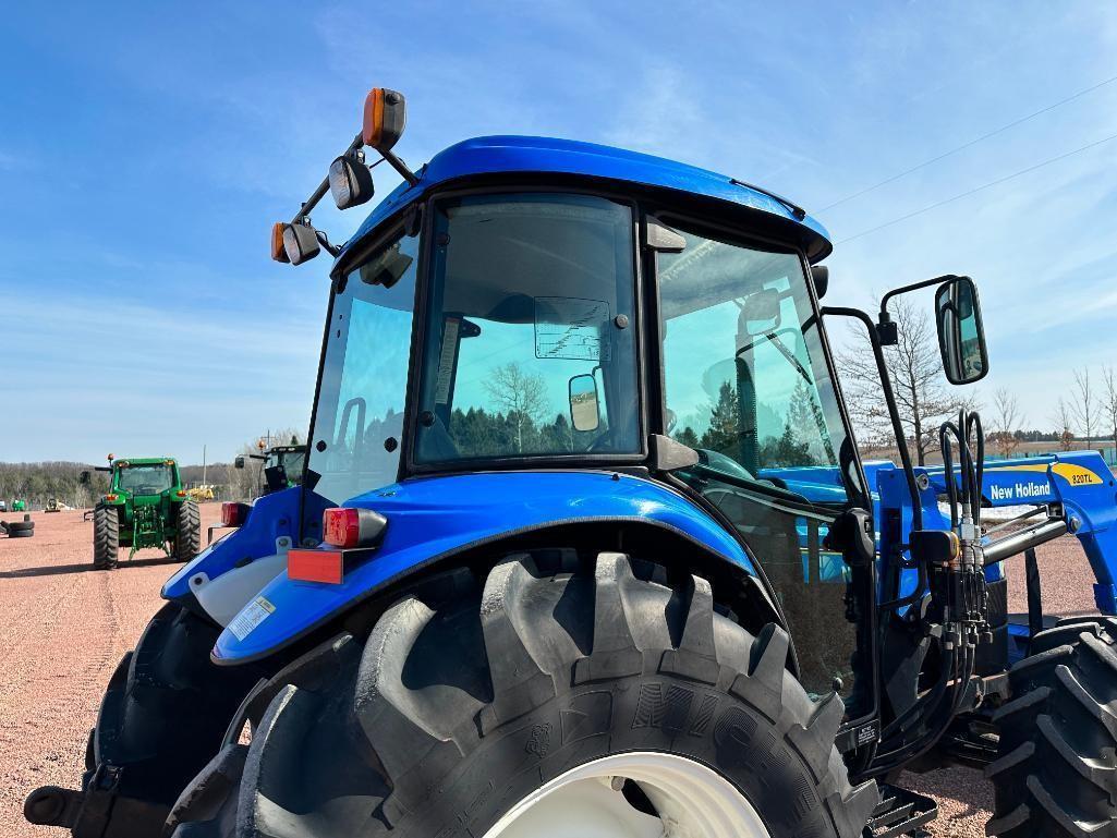 2007 New Holland TD95D tractor, CHA, MFD, New Holland 820TL loader, shuttle trans, 18.4x34 rear