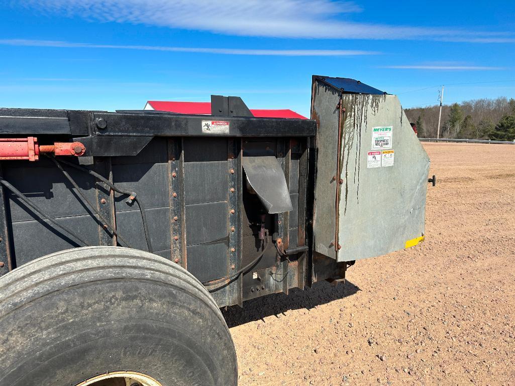 2007 Meyer's 3465 tandem axle manure spreader, 21.5L-16.1 tires, hyd end gate, double chain, 1000