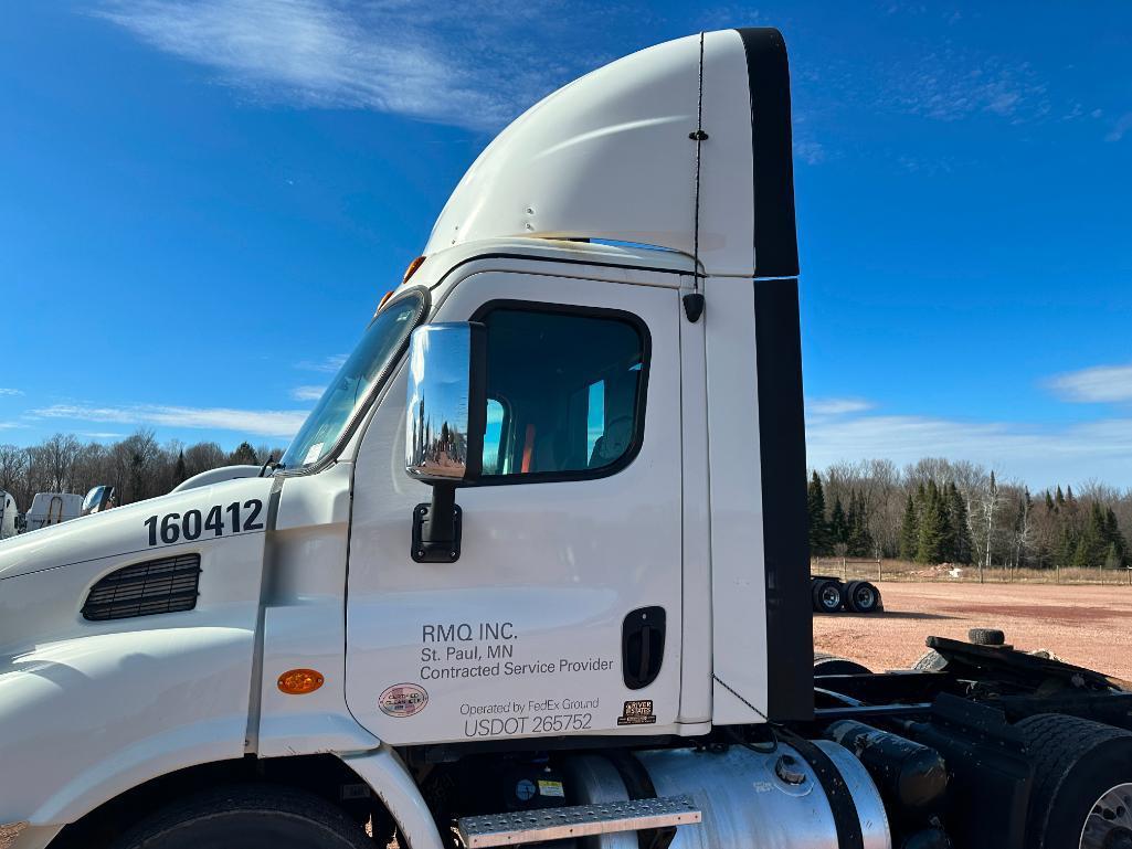 (TITLE) 2017 Freightliner Cascadia 113 day cab truck tractor, tandem axle, Detroit DD13 525hp diesel