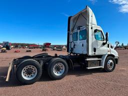 (TITLE) 2017 Freightliner Cascadia 113 day cab truck tractor, tandem axle, Detroit DD13 525hp diesel