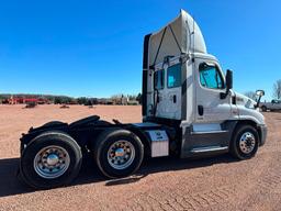 (TITLE) 2015 Freightliner Cascadia Evolution 125 day cab truck tractor, tandem axle, Detroit DD15AT