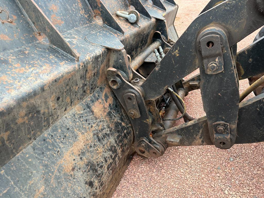 1997 Cat IT38F wheel loader, cab w/heat, 20.5x25 tires, 4-speed powershift trans, quick coupler