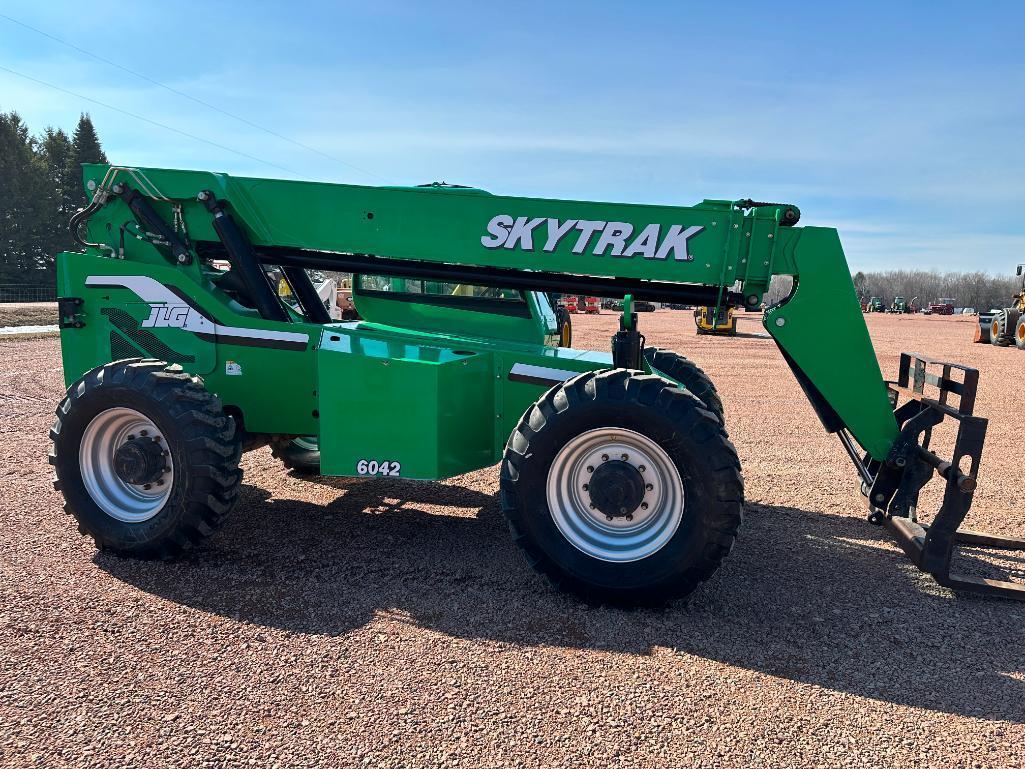 2013 Skytrak 6042 telehandler, cab w/heat, 4x4, 6,000 lb capacity, 42' lift, 4-speed powershift