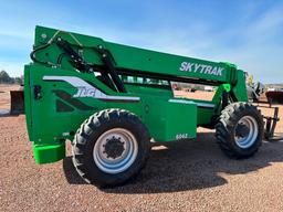 2013 Skytrak 6042 telehandler, cab w/heat, 4x4, 6,000 lb capacity, 42' lift, 4-speed powershift