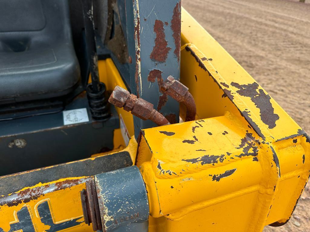 2018 Gehl R105 skid steer, OROPS, aux hyds, Yanmar diesel engine, T-bar controls, 27x8.5-15 tires,