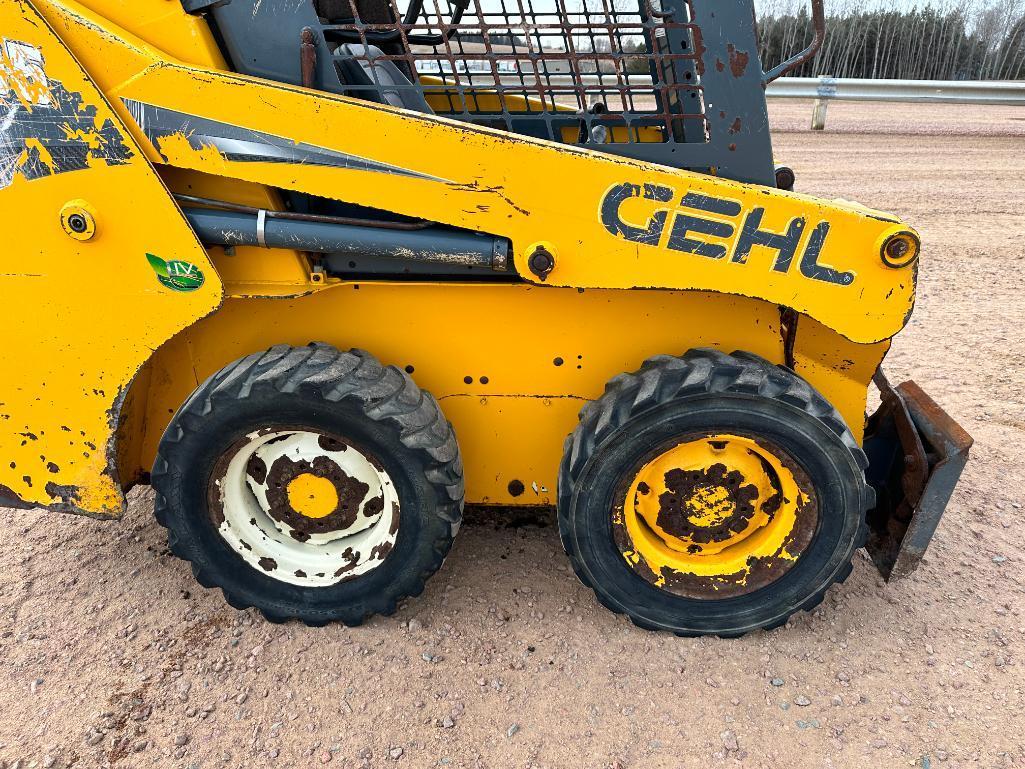 2018 Gehl R105 skid steer, OROPS, aux hyds, Yanmar diesel engine, T-bar controls, 27x8.5-15 tires,