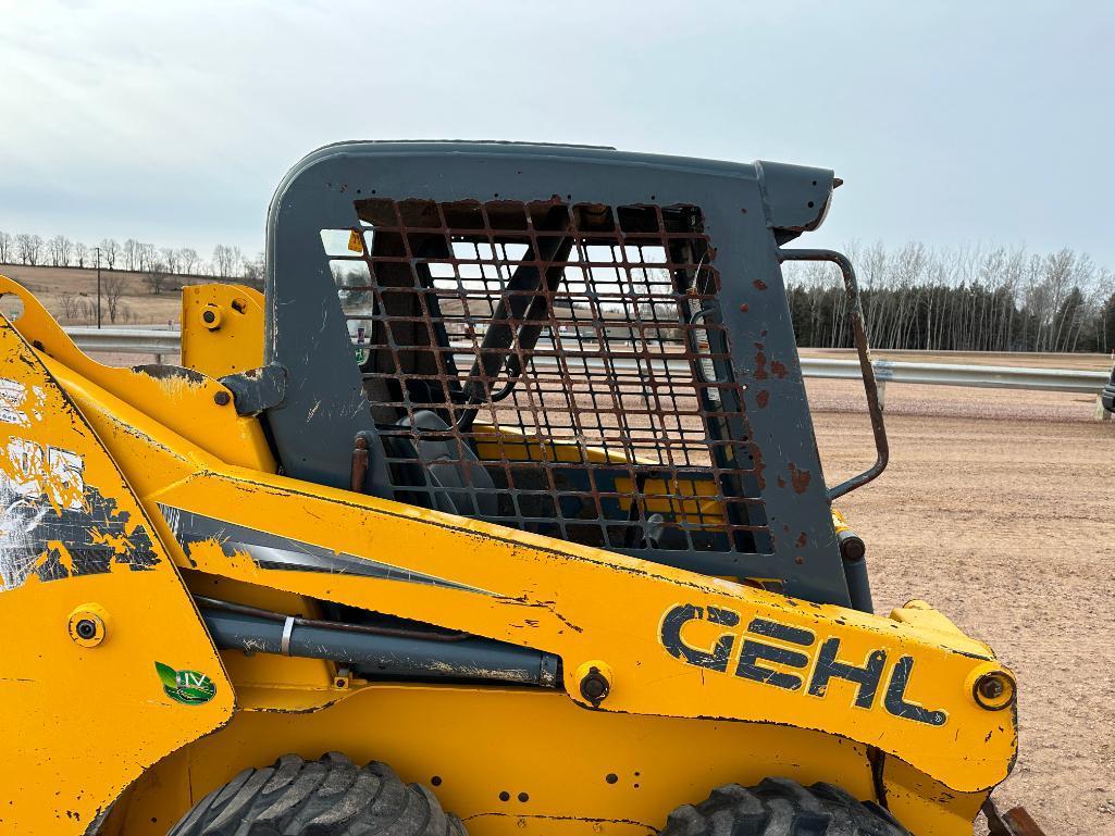 2018 Gehl R105 skid steer, OROPS, aux hyds, Yanmar diesel engine, T-bar controls, 27x8.5-15 tires,