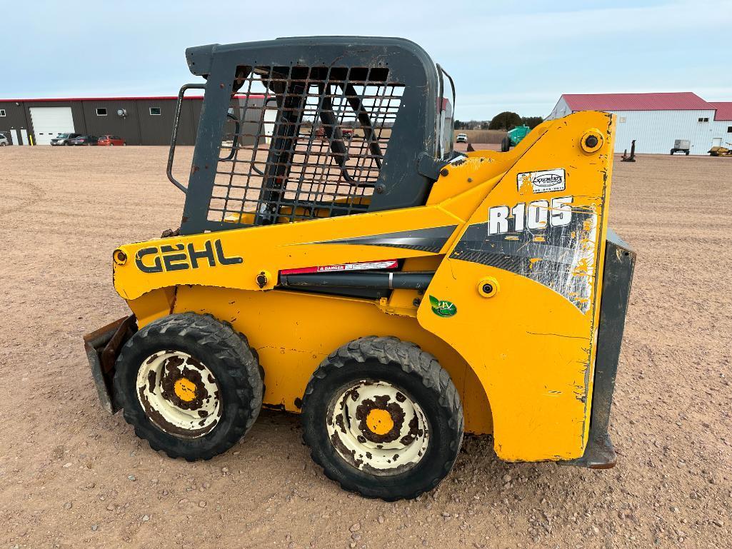 2018 Gehl R105 skid steer, OROPS, aux hyds, Yanmar diesel engine, T-bar controls, 27x8.5-15 tires,