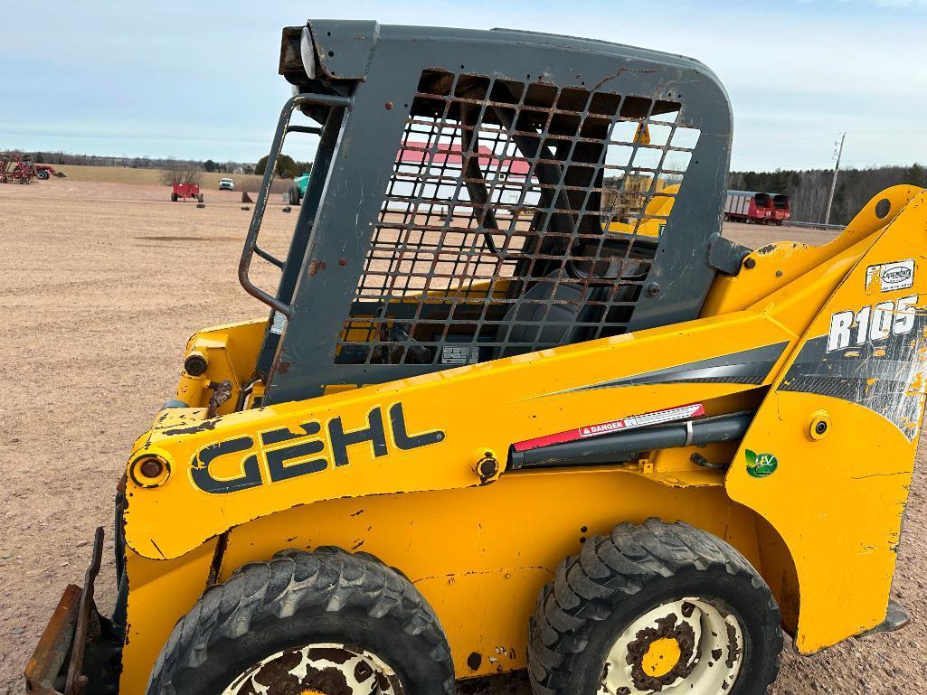 2018 Gehl R105 skid steer, OROPS, aux hyds, Yanmar diesel engine, T-bar controls, 27x8.5-15 tires,