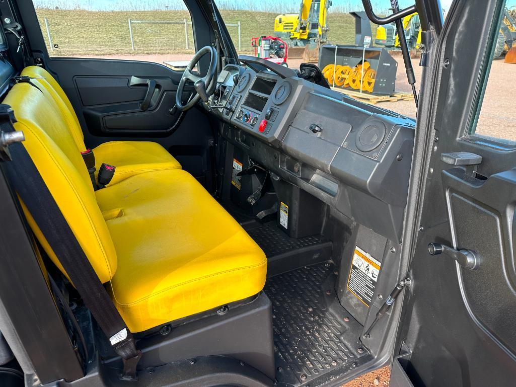 2019 John Deere XUV 835M Gator utility vehicle, cab w/AC, 4x4, gas engine, power dump bed, brush