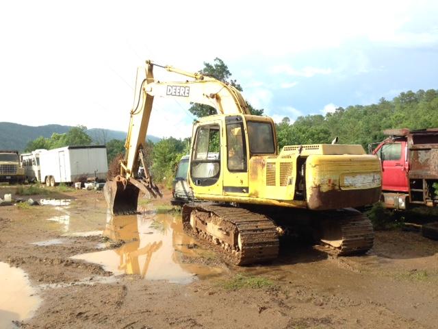 JD Trackhoe / Excavator