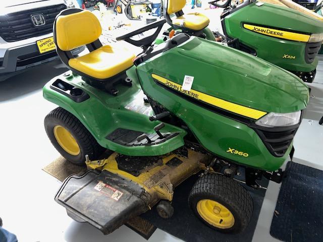 John Deere X360 riding tractor with 22 hp and mowing deck