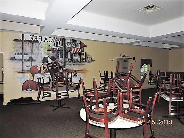 5400 +/- sf restaruant with kitchen equipment and seating on 3.28 in Peoria, IL