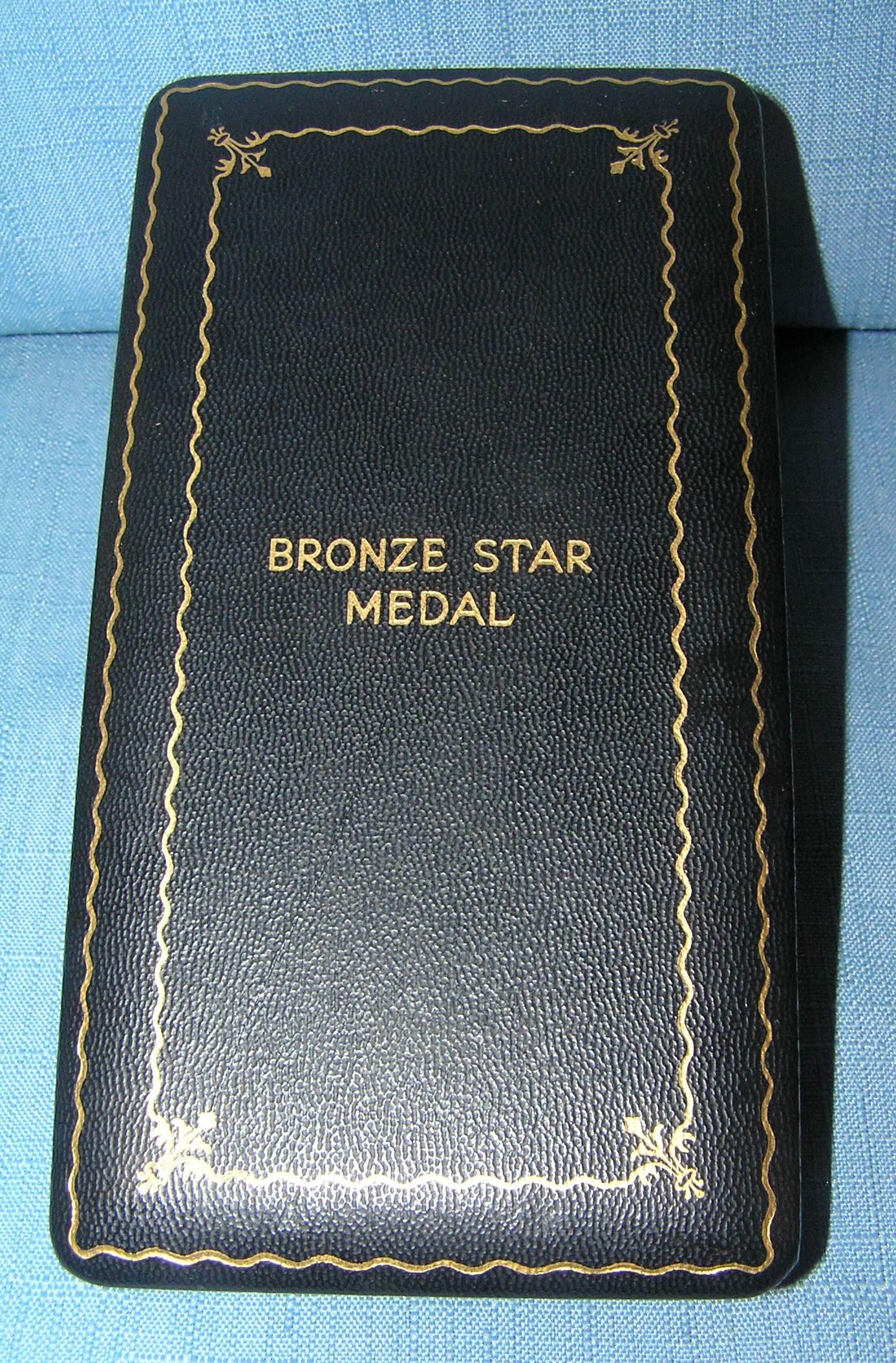 WWII bronze star with slotted brooch