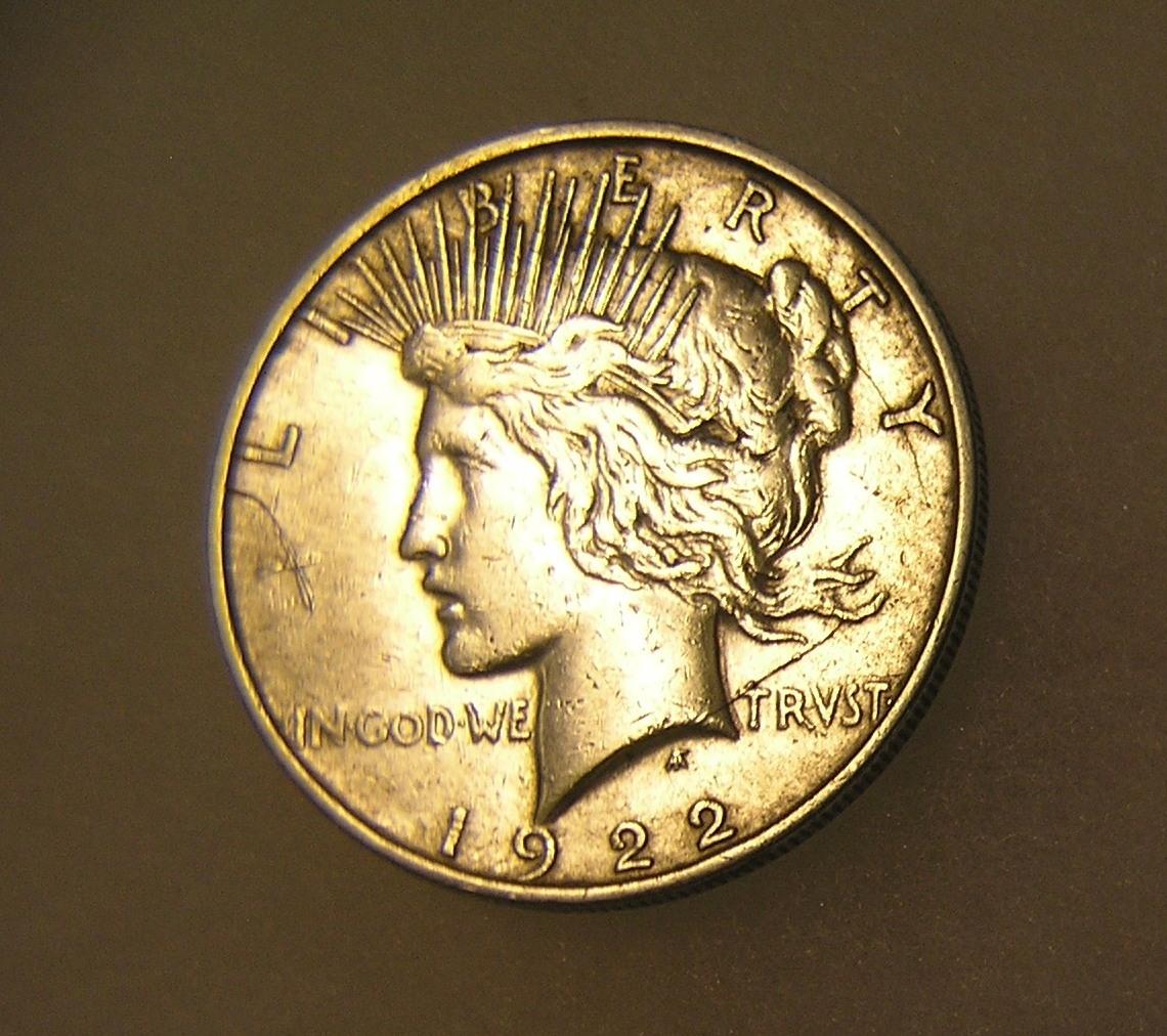 1922D Peace silver dollar in very good condition