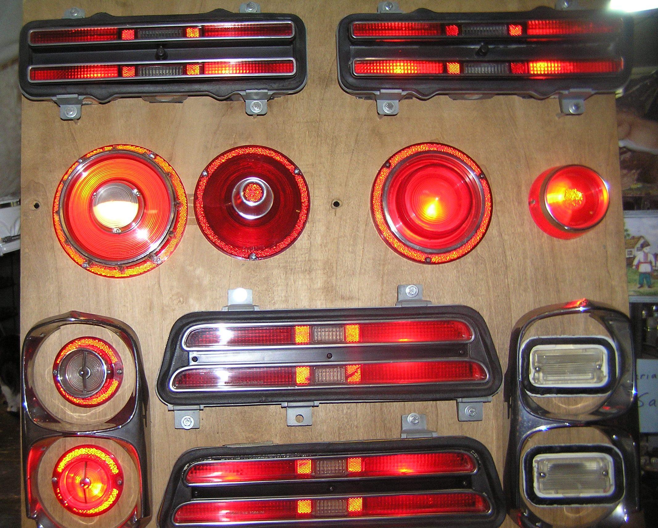 Vintage illuminated automotive light diorama display