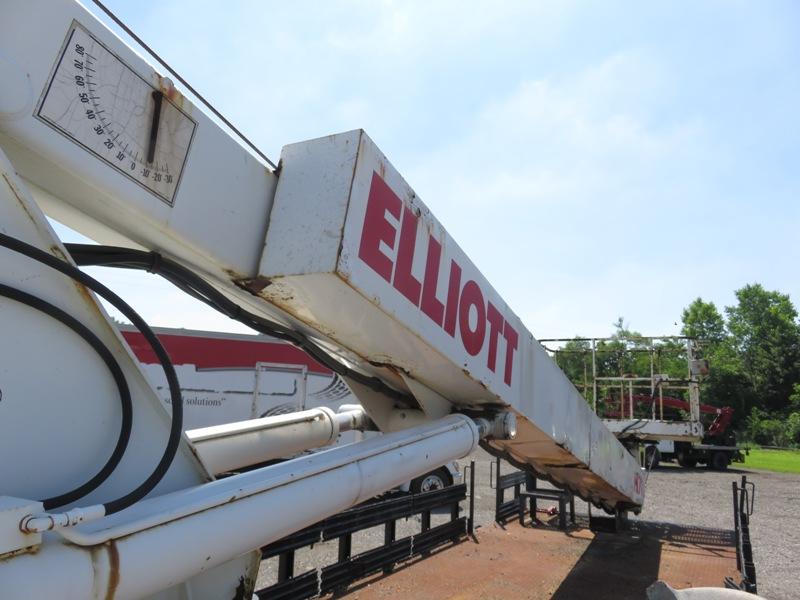 2001 International 4900 Bucket Truck