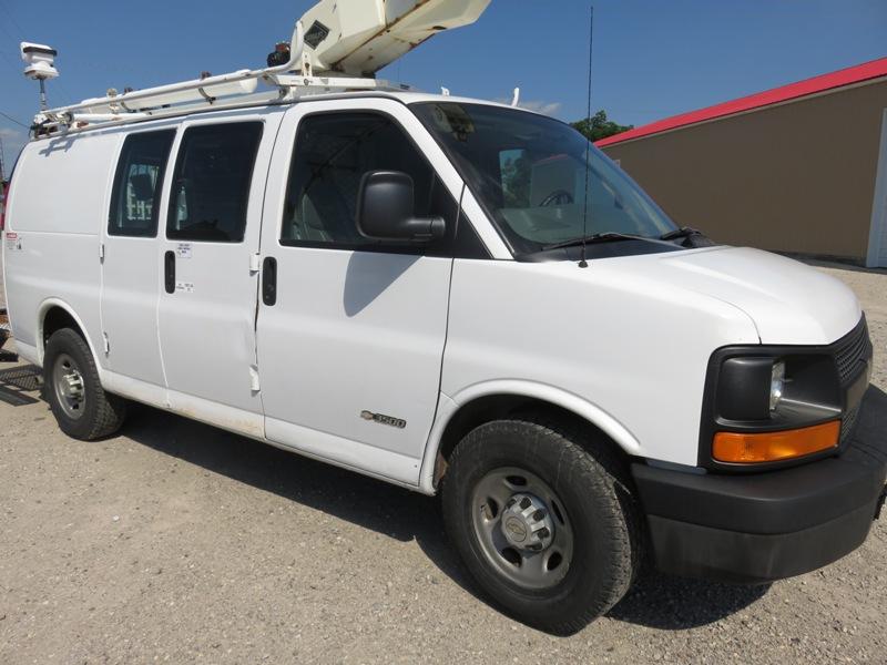 2006 Chevy G3500 Bucket Van