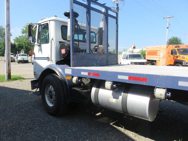 1996 Volvo WX64T Flatbed