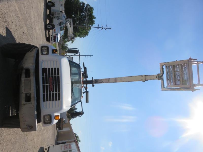 2002 GMC C6500 Bucket/Reel Truck