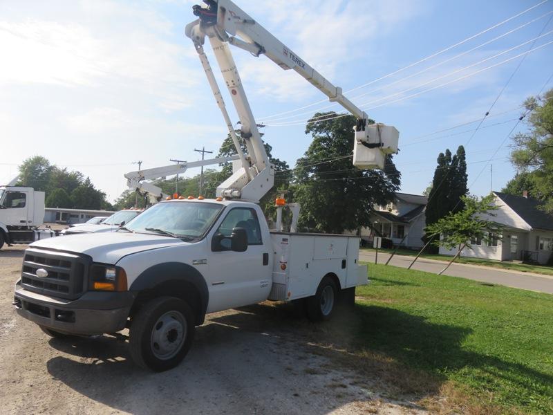 2006 Ford F450 Bucket Truck