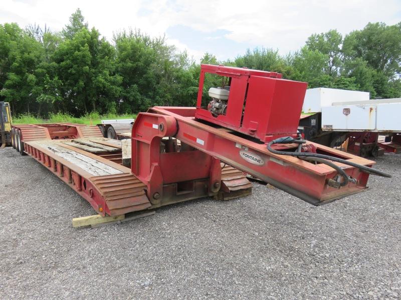 1999 Fontaine Tri-Axle Low Boy