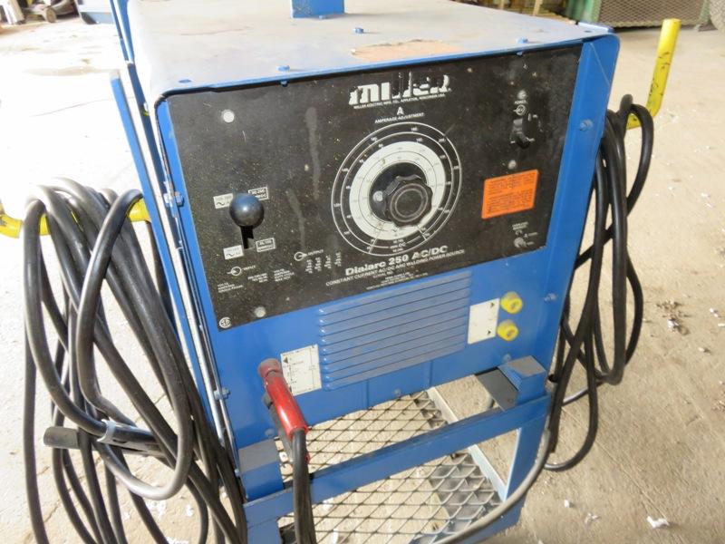 Miller Dialarc 250 AC/DC Arc Welder