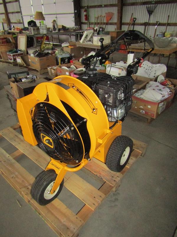 NEW Cub Cadet CB2900 Blower