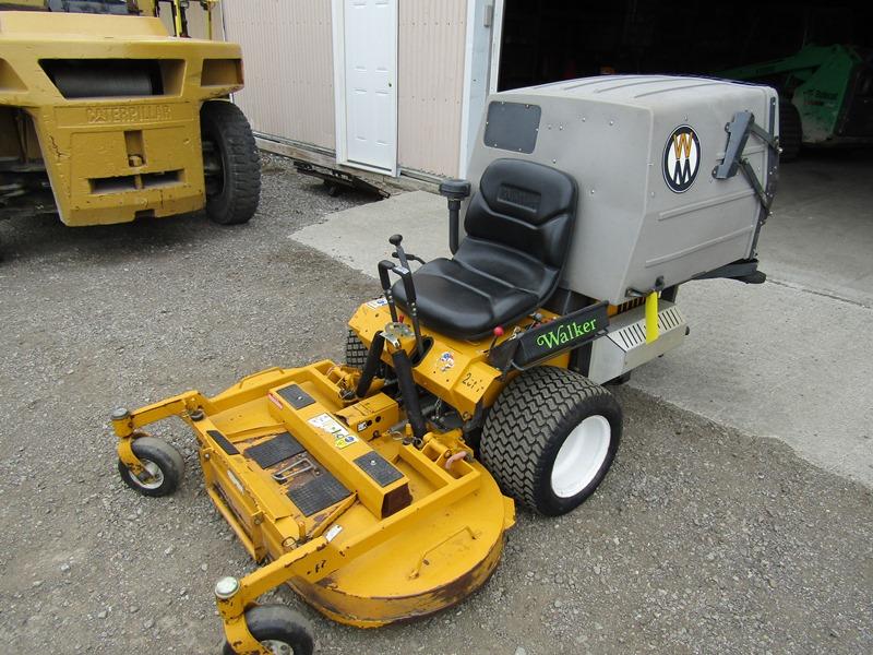 2014 Walker MT23-11 Mower