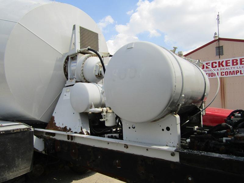 2004 Mack CV713 Mixer Truck