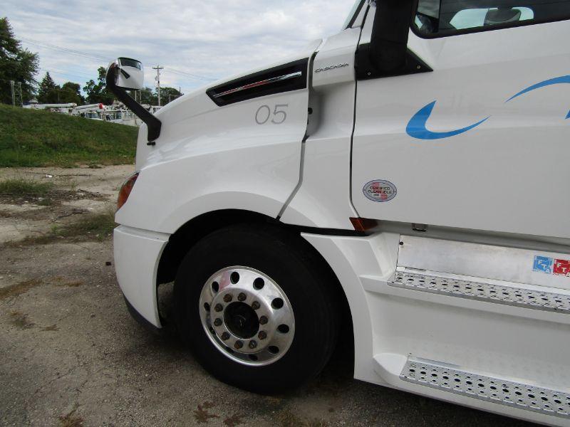 2019 Freightliner Cascadia Sleeper