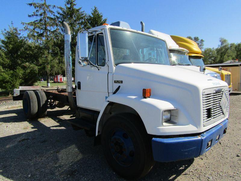 2000 Freightliner FL70 Cab & Chassis