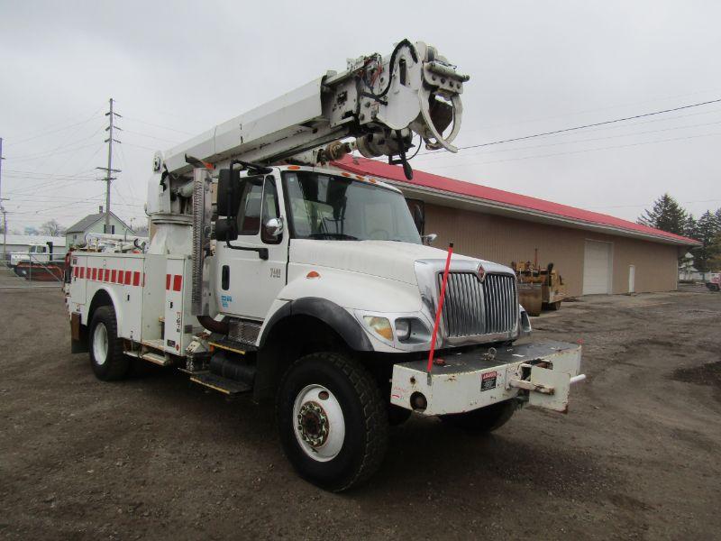 2004 International 7400 Digger Derrick