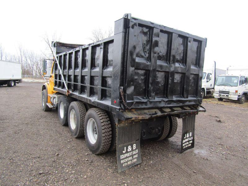 2006 Freightliner M2112 Dump Truck