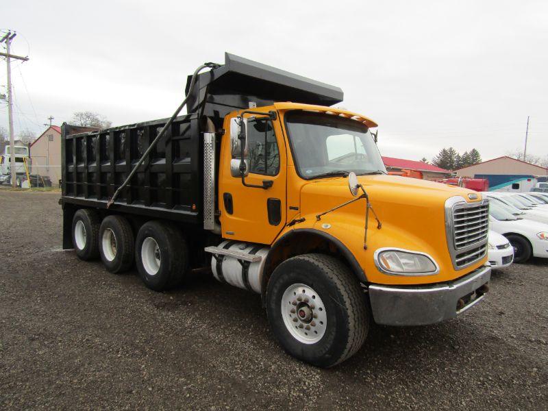 2006 Freightliner M2112 Dump Truck