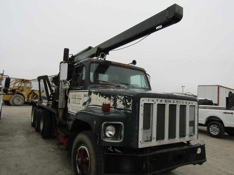 1981 International Crane Truck