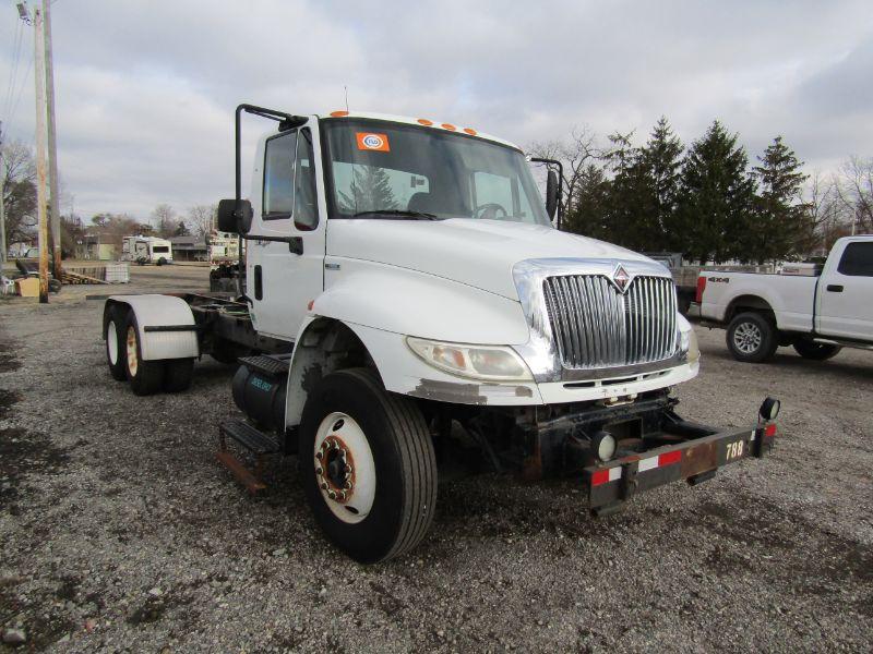 2009 International 4400 Cab & Chassis