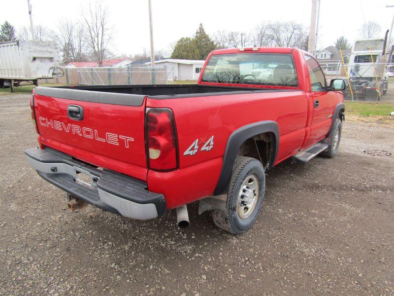 2005 Chevy 2500HD Pickup Truck