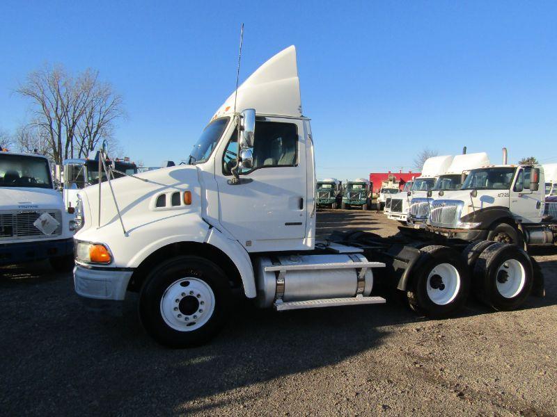 2006 Sterling AT9513 Daycab