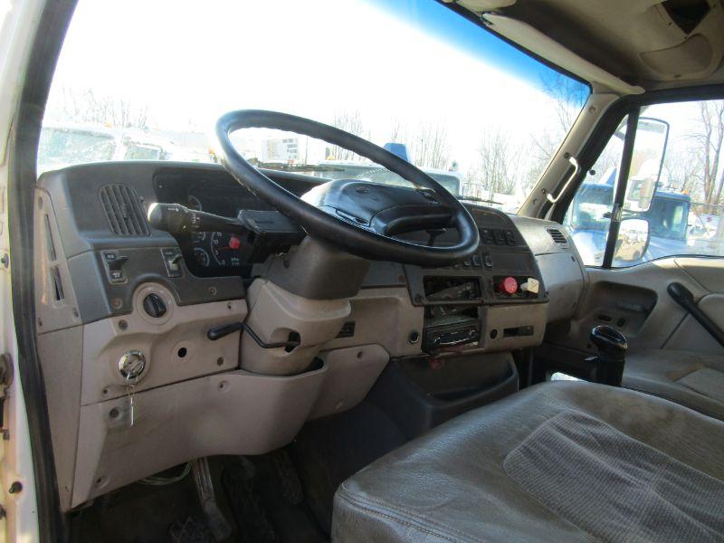 2006 Sterling AT9513 Daycab