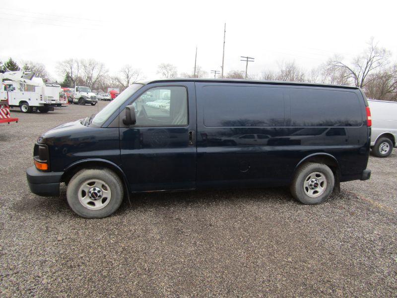 2005 GMC G1500 Cargo Van