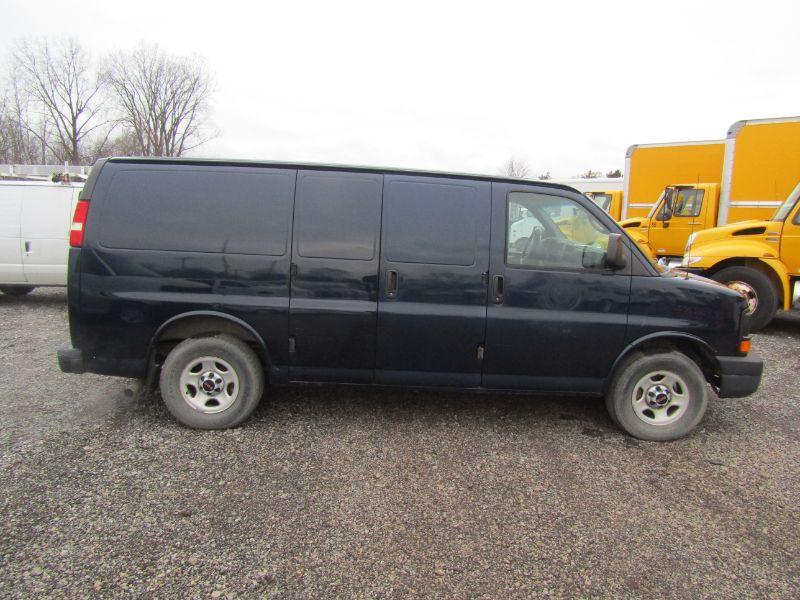 2005 GMC G1500 Cargo Van