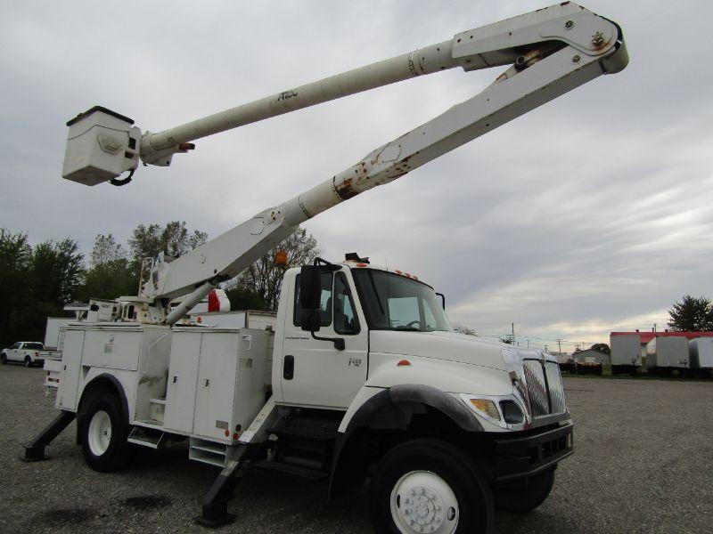 2006 International 7300 Bucket Truck