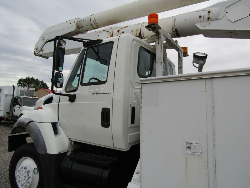 2006 International 7300 Bucket Truck