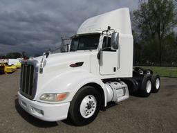 2013 Peterbilt 386 Daycab