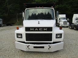 1989 Mack Dump Truck